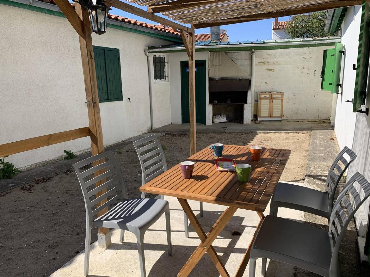 St Georges De Didonne - Agreable Petite Maison Avec Cour - 1 Chambre Saint-Georges-de-Didonne Dış mekan fotoğraf