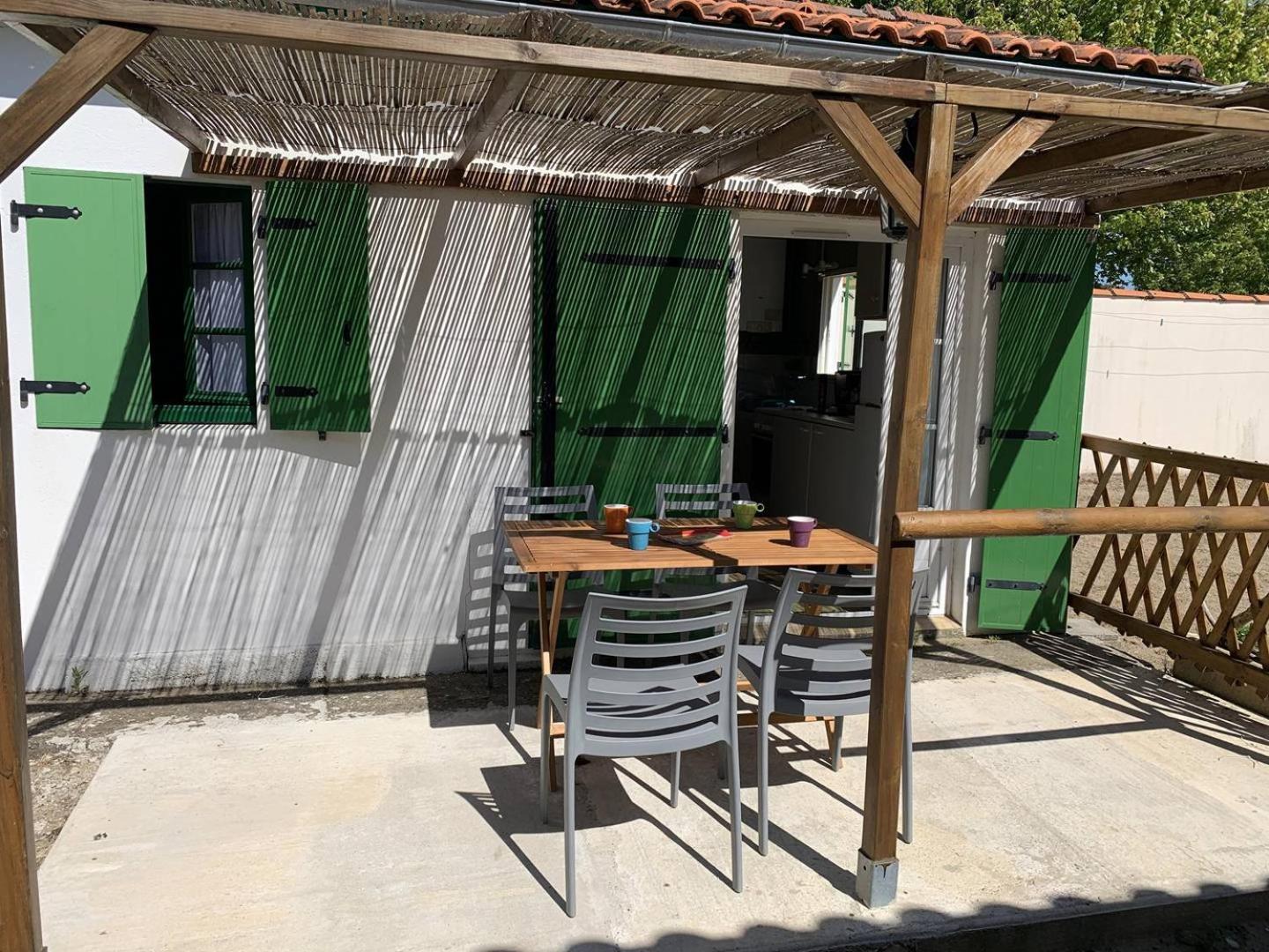 St Georges De Didonne - Agreable Petite Maison Avec Cour - 1 Chambre Saint-Georges-de-Didonne Dış mekan fotoğraf